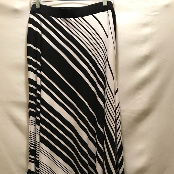 black maxi skirt size 18